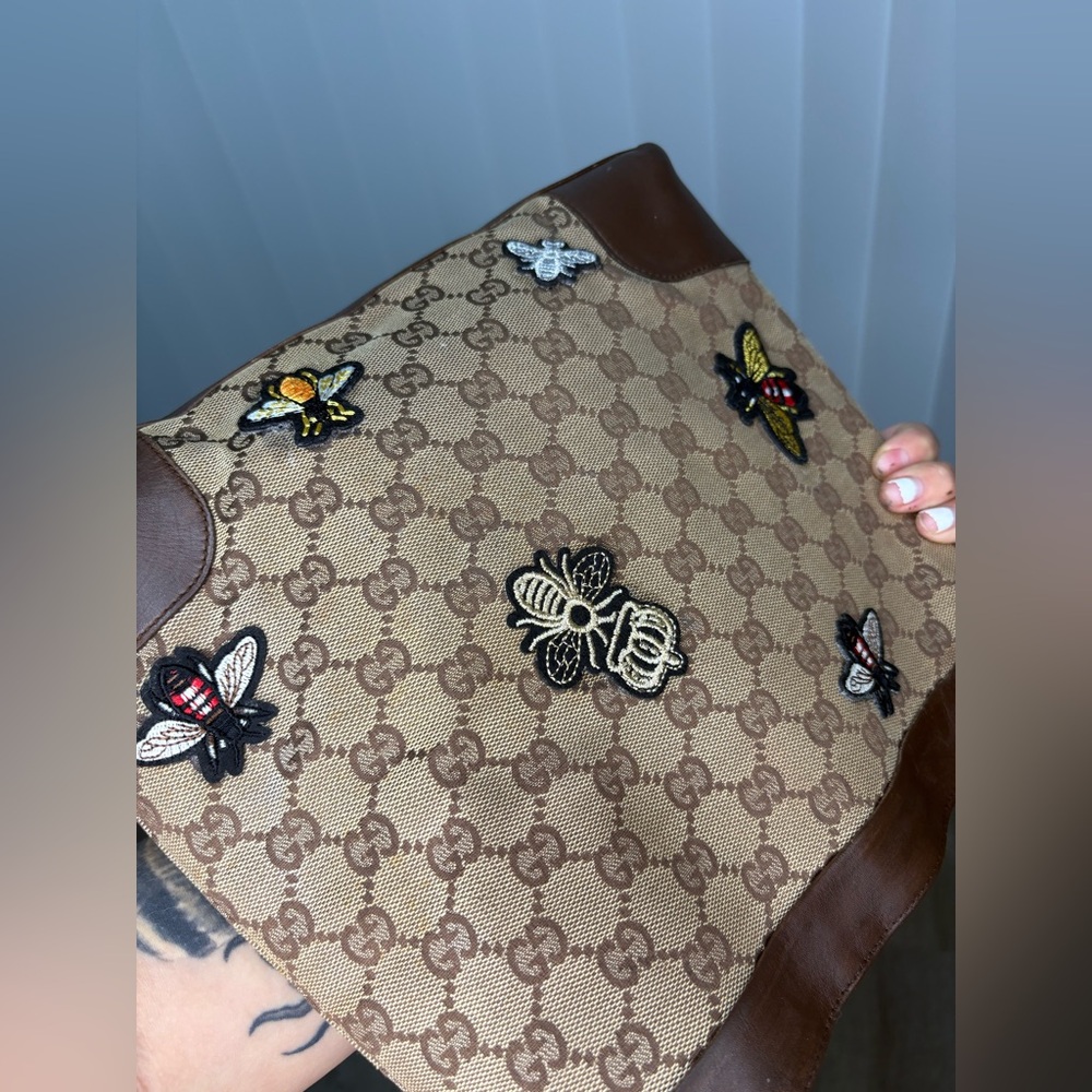 Gucci Tan and Brown Monogram Shoulder Bag - Picture 16 of 16
